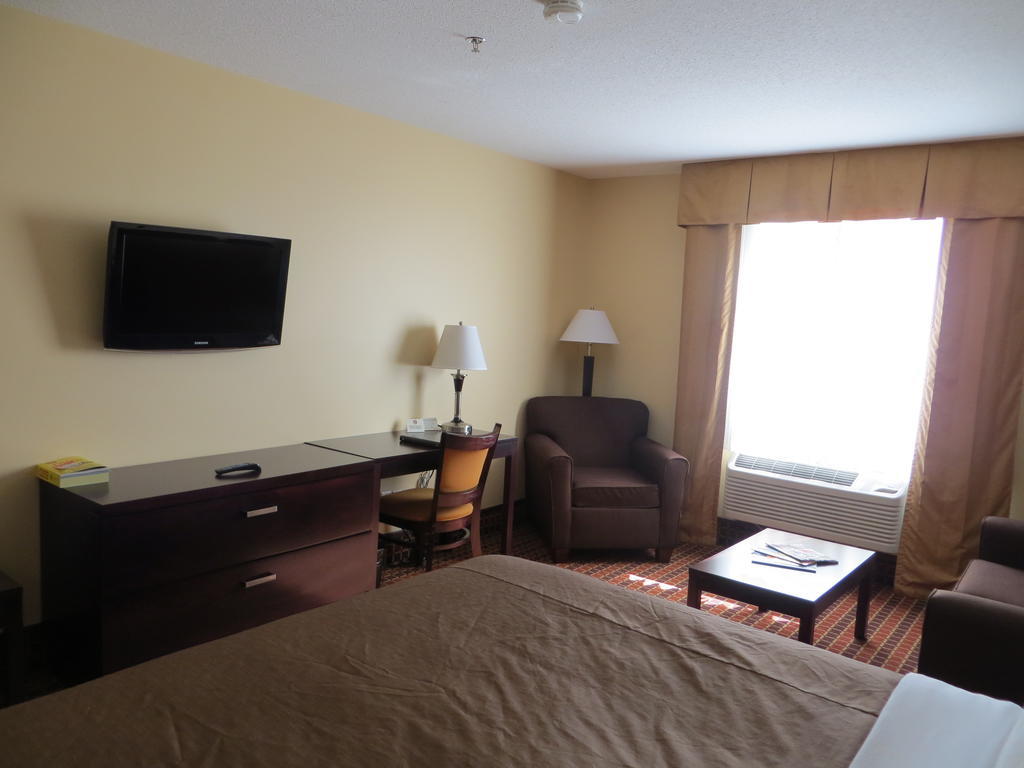 Poplar Tree Inn Stoughton ภายนอก รูปภาพ