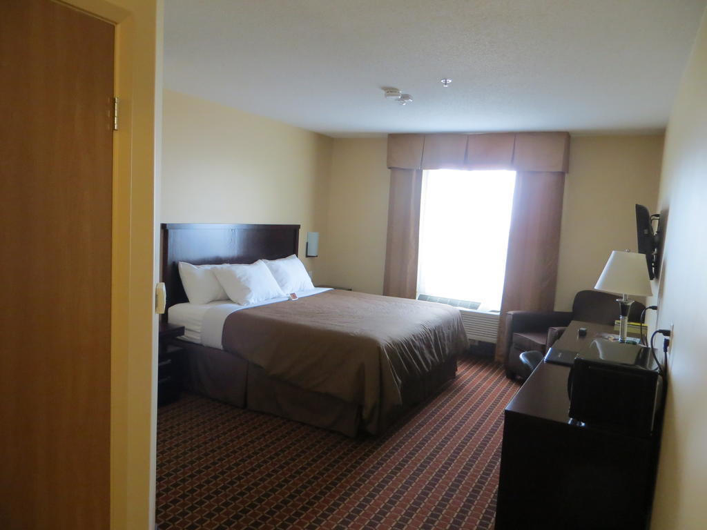 Poplar Tree Inn Stoughton ห้อง รูปภาพ